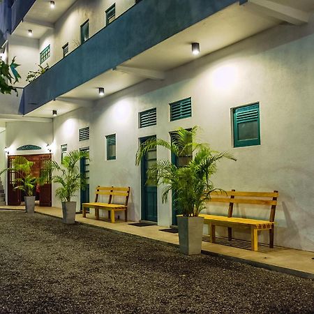 Colombo Beach Hostel Dehiwala-Mount Lavinia Екстериор снимка