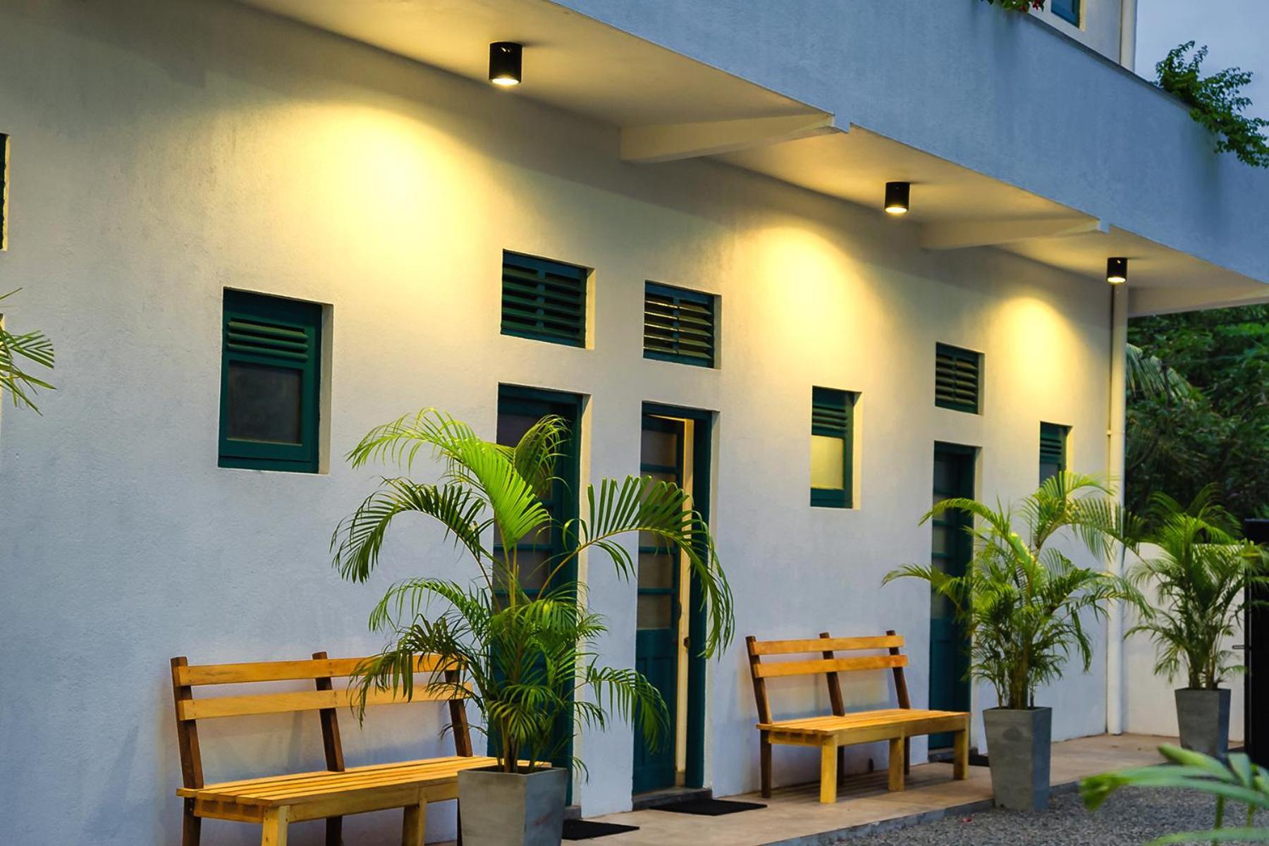 Colombo Beach Hostel Dehiwala-Mount Lavinia Екстериор снимка