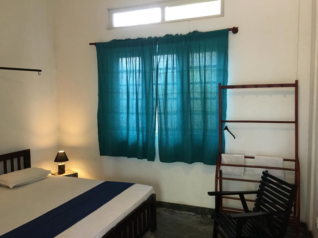 Colombo Beach Hostel Dehiwala-Mount Lavinia Екстериор снимка