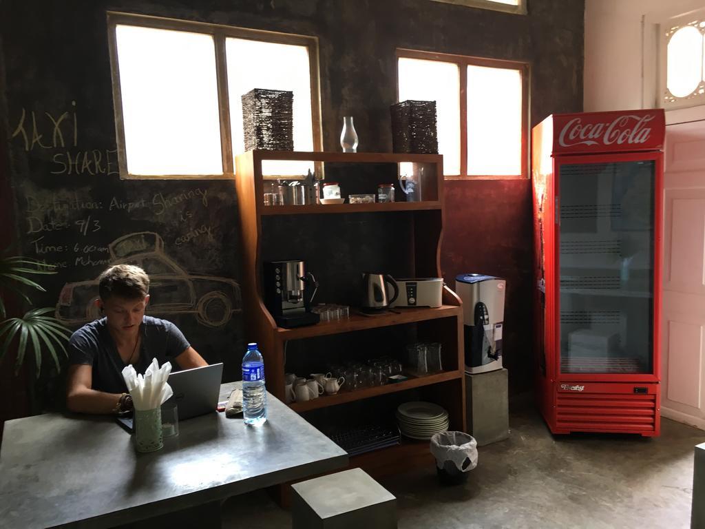 Colombo Beach Hostel Dehiwala-Mount Lavinia Екстериор снимка
