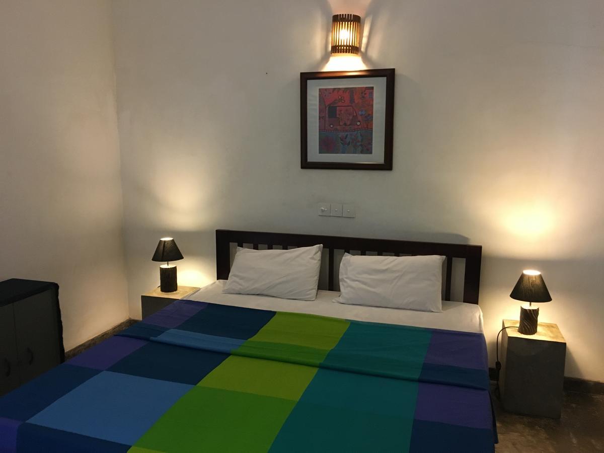 Colombo Beach Hostel Dehiwala-Mount Lavinia Екстериор снимка