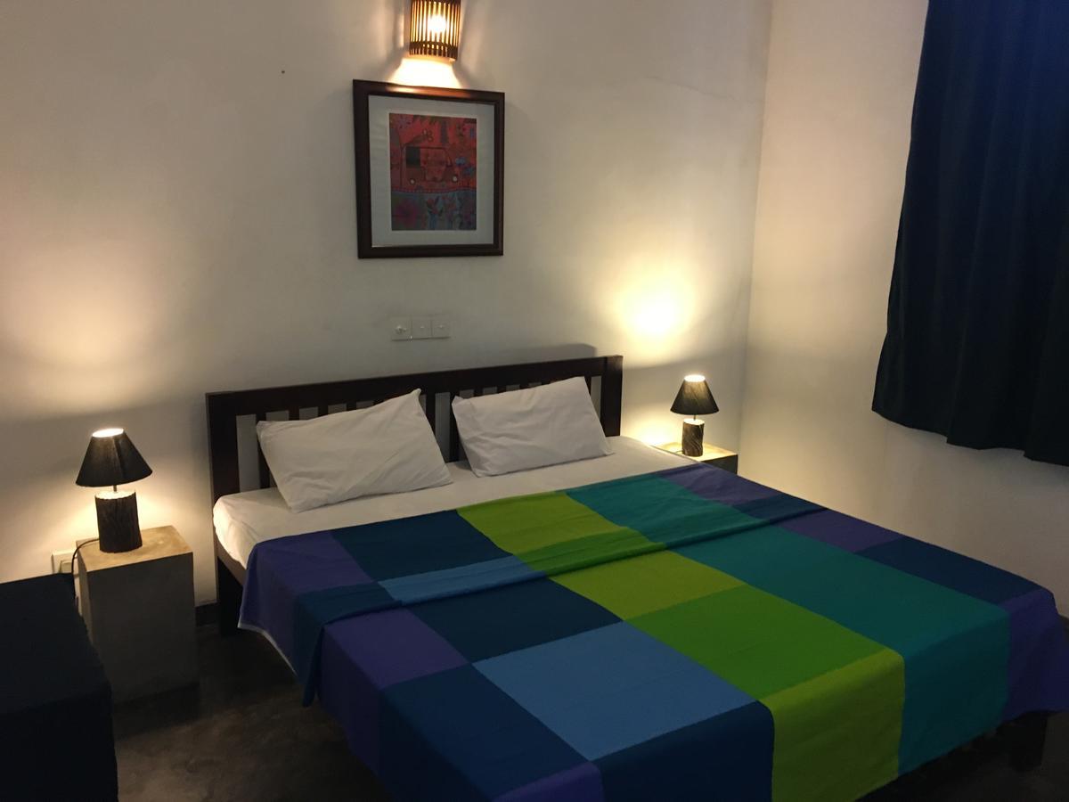 Colombo Beach Hostel Dehiwala-Mount Lavinia Екстериор снимка