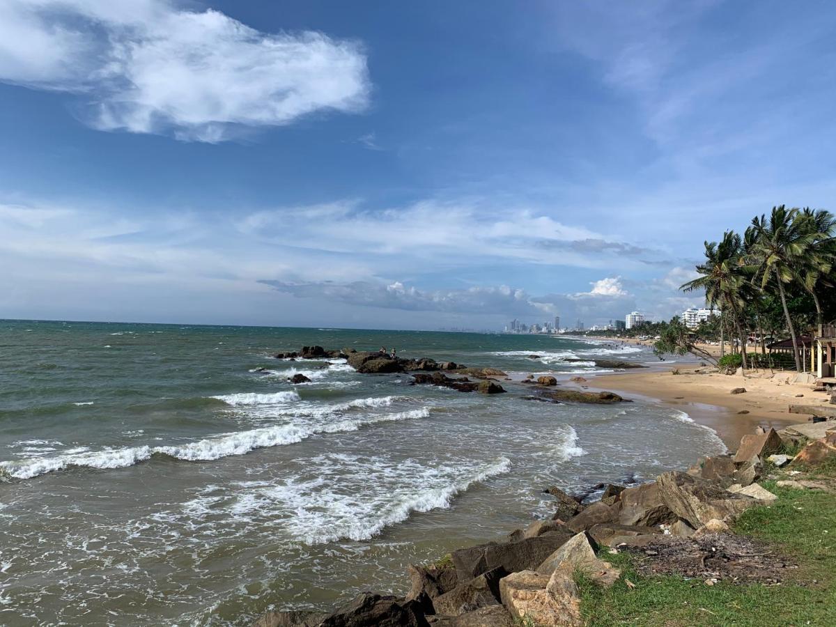 Colombo Beach Hostel Dehiwala-Mount Lavinia Екстериор снимка
